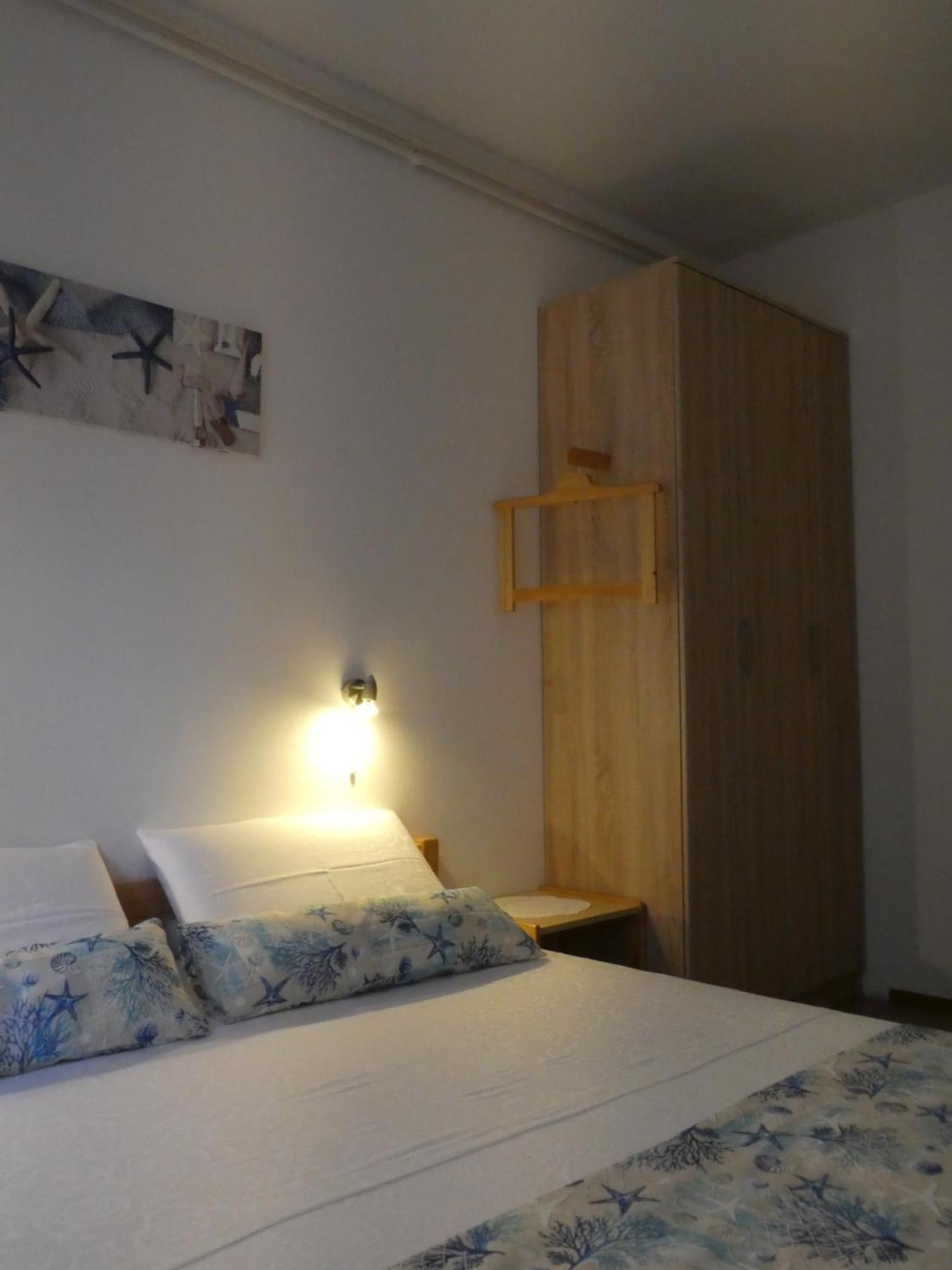 Apartments Milenka Punat Szoba fotó